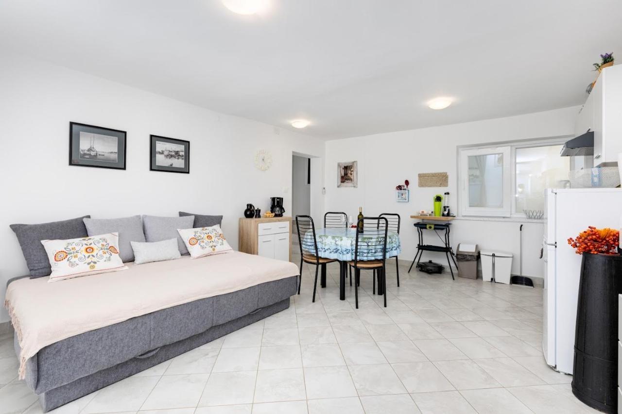 Apartment Oleander Malinska Dış mekan fotoğraf